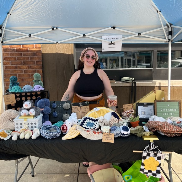 MORGAN AND MAPLE ARE GOING LIVE - Picture 1 of 6